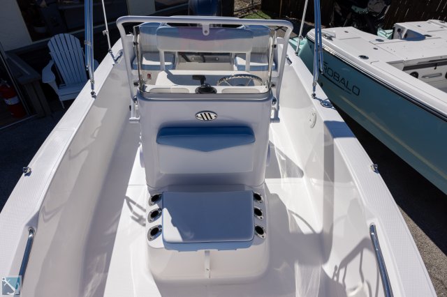 New 2025 Robalo R160 for sale